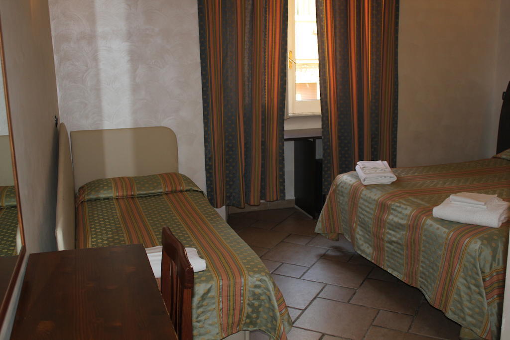 Hotel Sallustio Rzym Pokój zdjęcie